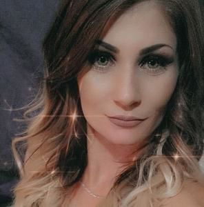 Meet your Posher, Monica